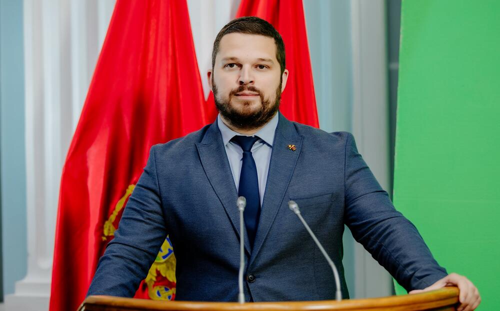 Privilegovani status dobijali tajkuni bivšeg režima: Mikić