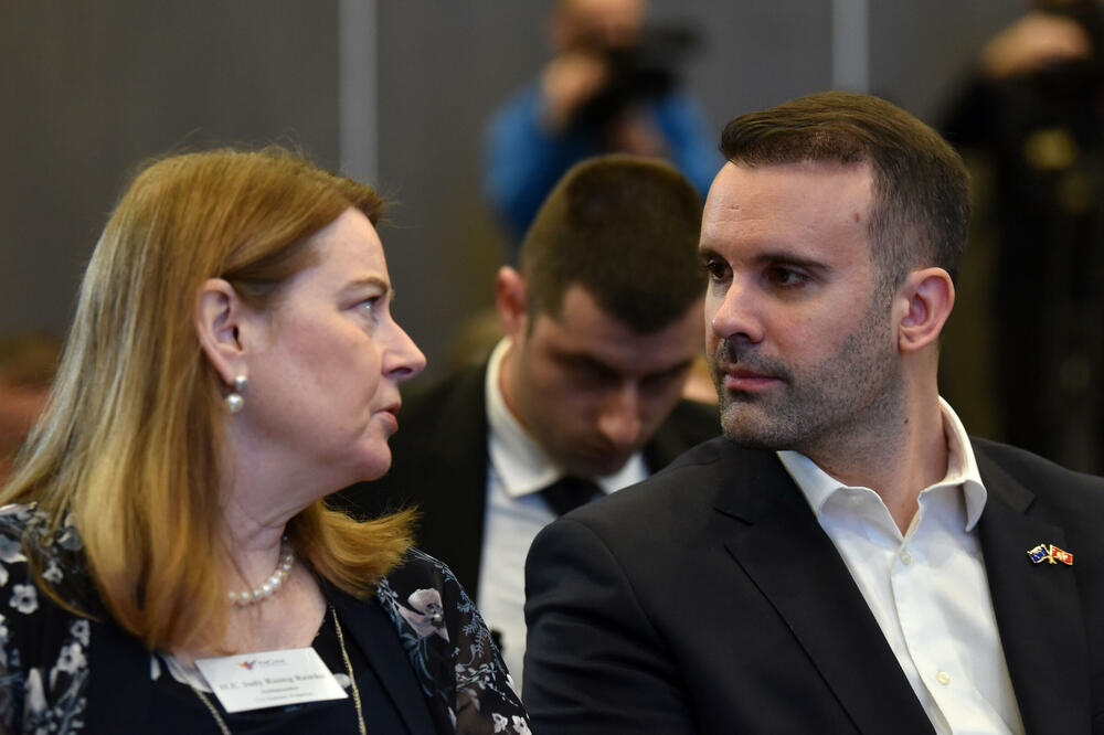 Spajić i ambasadorka SAD-a Džudi Rajzing Rajnke, Foto: BORIS PEJOVIC