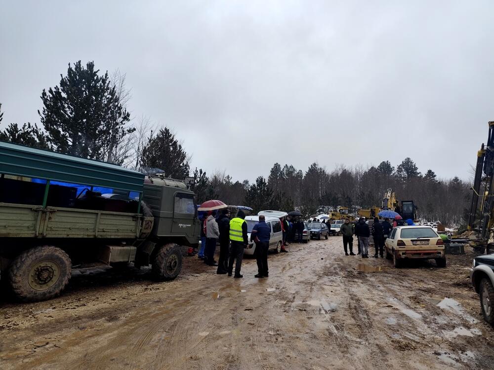 <p>"Tek smo krajem januara saznali za postojanje munike na terenu na kojem smo dobili koncesiju", kazao je  jedan od vlasnika firme "Novi boksiti", Ivan Ivanović</p>