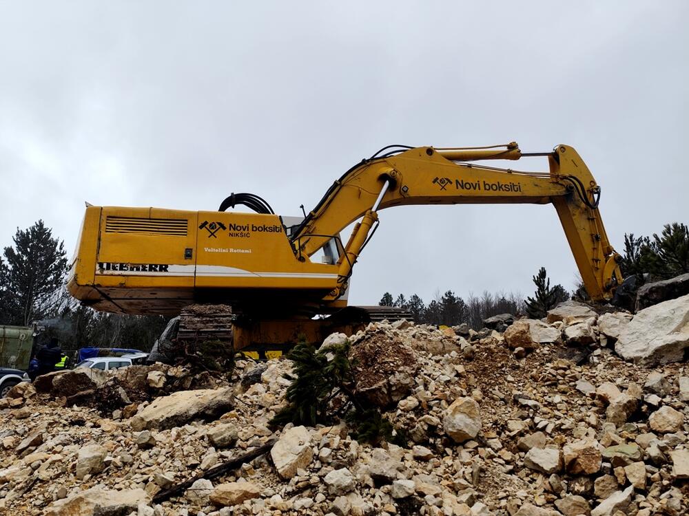 <p>"Tek smo krajem januara saznali za postojanje munike na terenu na kojem smo dobili koncesiju", kazao je  jedan od vlasnika firme "Novi boksiti", Ivan Ivanović</p>