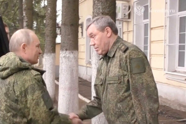 Gerasimov: Zarobljeno 430 ukrajinskih vojnika; Putin: Tretirati ih...
