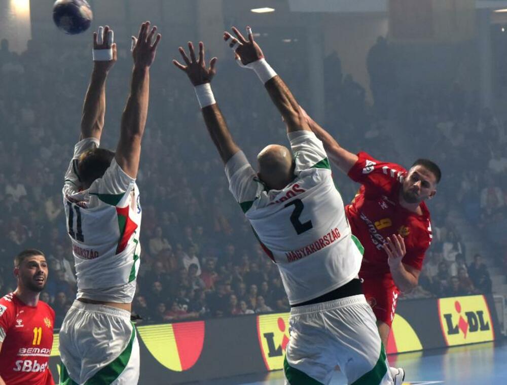 <p>Rukometaši Crne Gore u sjajnom ambijentu naše najveće dvorane poraženi od jedne od jačih ekipa Evrope</p>