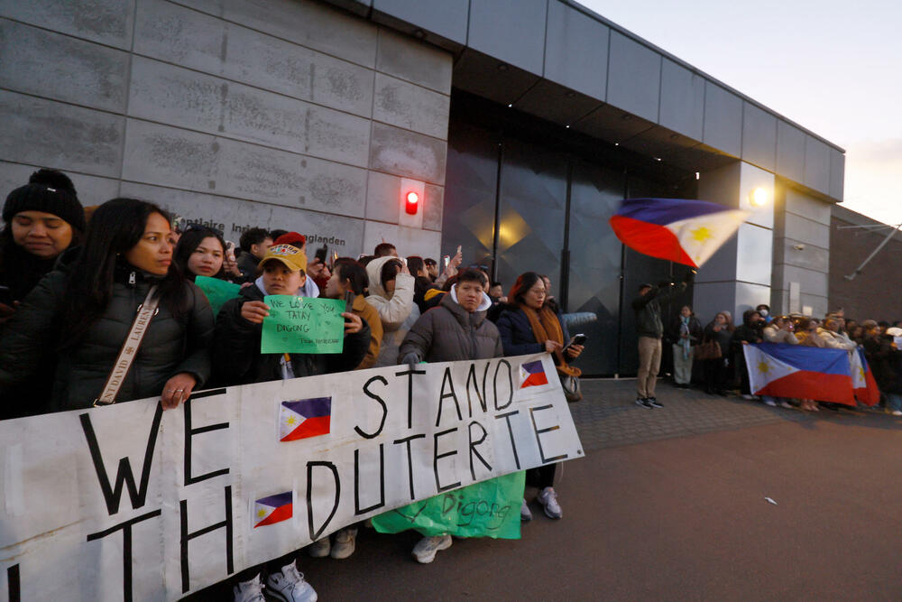<p>Neposredno prije nego što je sletio u Holandiju, 79-godišnjak je bez izvinjenja branio svoj krvavi "rat protiv droge" za koji MKS kaže da postoje "razumni razlozi" da ga optuže za ubistvo kao zločin protiv čovječnosti</p>