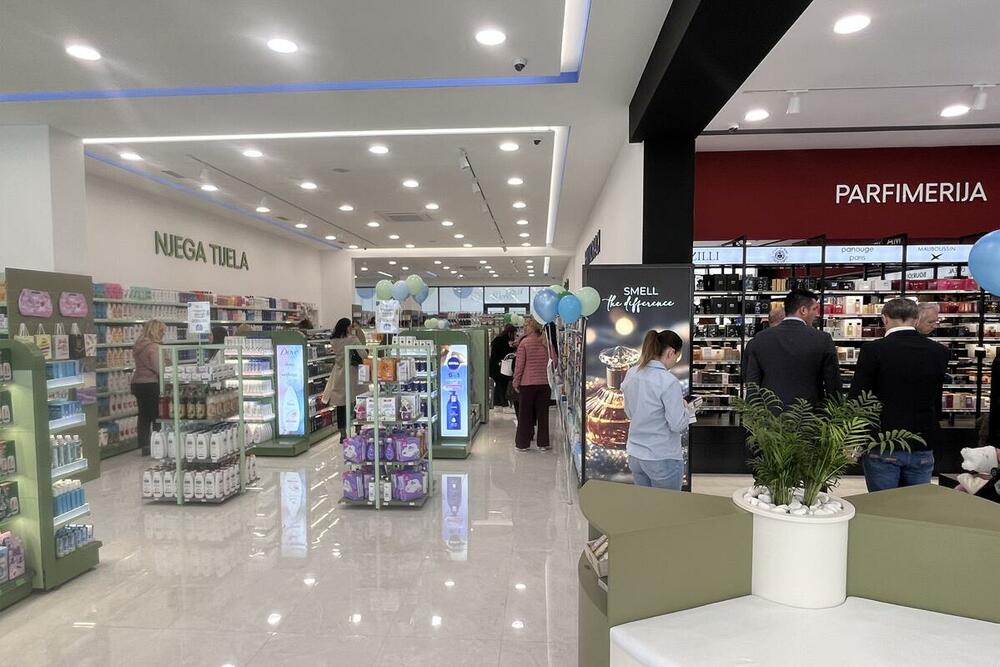 <p><em>Sve što ste čekali sada je na jednom mjestu - mjestu dobre kupovine!</em></p>