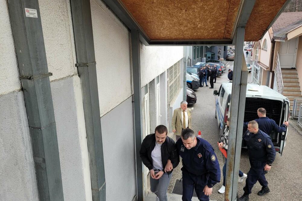 Optuženog Edmira Ramovića sprovode u sud, Foto: Jadranka Ćetković