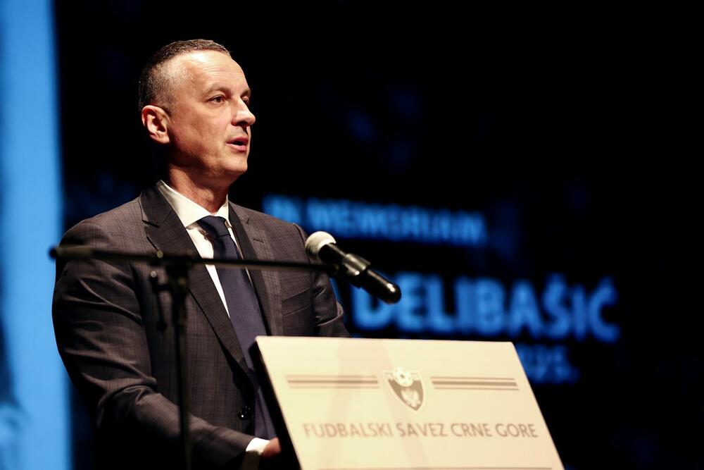 <p>Nekadašnji crnogorski reprezentativac Andrija Delibašić nikada neće biti zaboravljen, poručeno je sa komemorativne sjednice u Crnogorskom narodnom pozorištu</p>