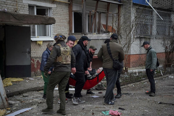 Zvaničnici: U ruskom napadu na Sumi oštećene škola i bolnica,...