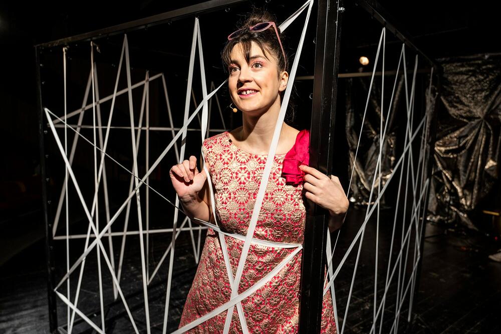 Jelena Đukić u predstavi "Jelena Savojska"