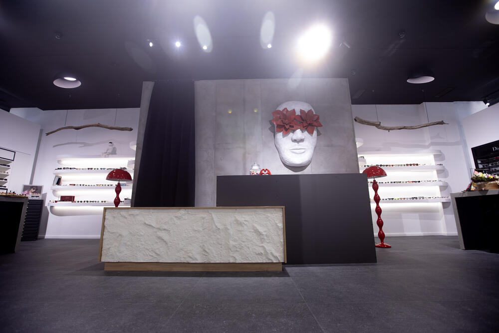 <p><em>Pozivamo sve posjetioce da dođu i otkriju jedinstvenu ponudu, kao i da iskoriste promotivnu akciju povodom otvaranja do -15% popusta na asortiman.</em></p>