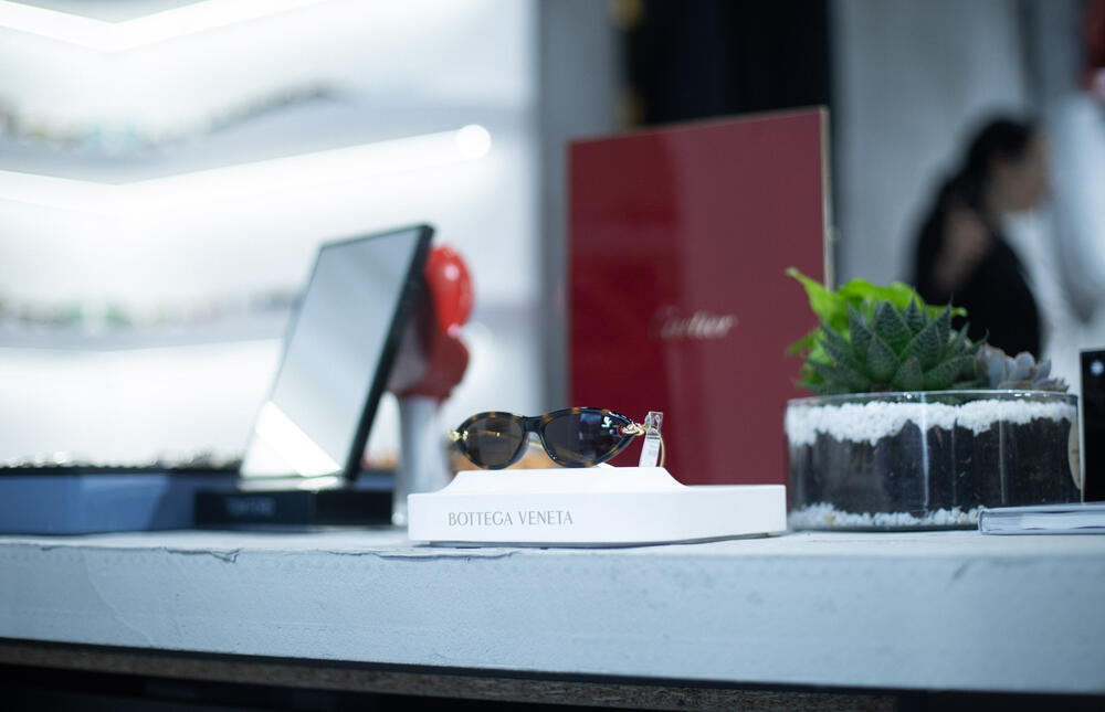 <p><em>Pozivamo sve posjetioce da dođu i otkriju jedinstvenu ponudu, kao i da iskoriste promotivnu akciju povodom otvaranja do -15% popusta na asortiman.</em></p>