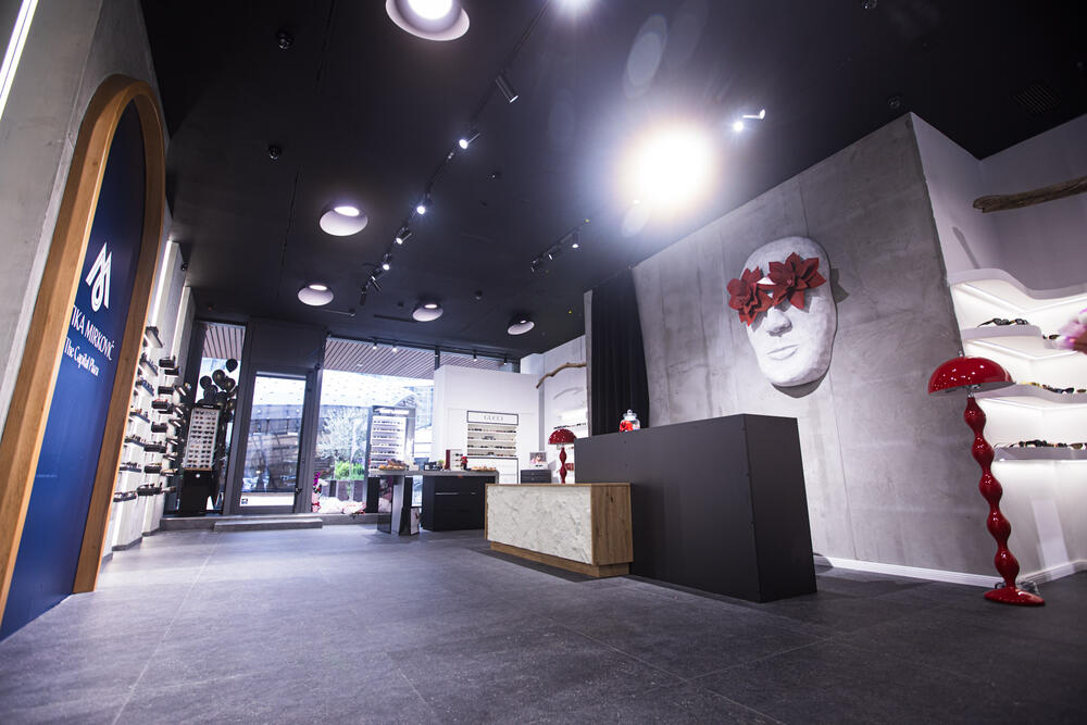 <p><em>Pozivamo sve posjetioce da dođu i otkriju jedinstvenu ponudu, kao i da iskoriste promotivnu akciju povodom otvaranja do -15% popusta na asortiman.</em></p>