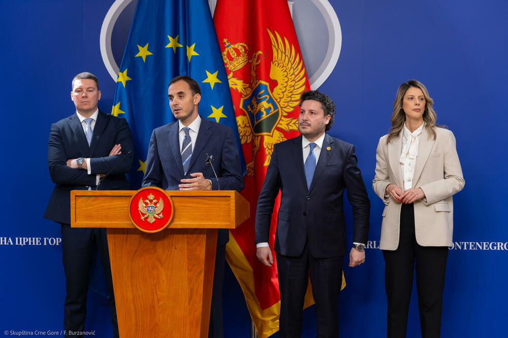 Miloš Konatar, Građanski pokret URA