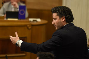 URA: Abazović prezentuje šemu firmi, institucija i pojedinaca...