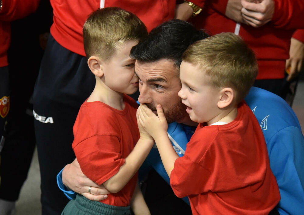 <p>Prva crnogorska fudbalska selekcija koja je izborila plasman na veliko takmičenje - osam najbolji u Evropi</p>