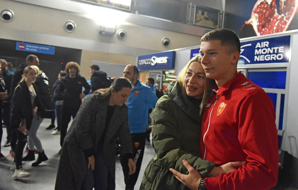 <p>Prva crnogorska fudbalska selekcija koja je izborila plasman na veliko takmičenje - osam najbolji u Evropi</p>