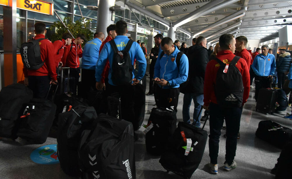 <p>Prva crnogorska fudbalska selekcija koja je izborila plasman na veliko takmičenje - osam najbolji u Evropi</p>