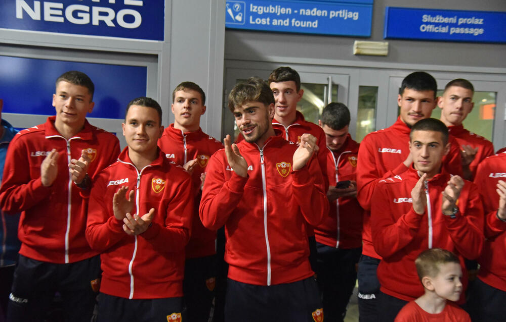 <p>Prva crnogorska fudbalska selekcija koja je izborila plasman na veliko takmičenje - osam najbolji u Evropi</p>