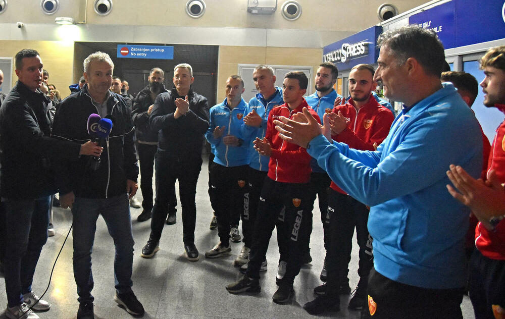 <p>Prva crnogorska fudbalska selekcija koja je izborila plasman na veliko takmičenje - osam najbolji u Evropi</p>
