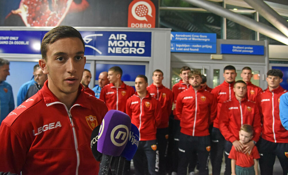 <p>Prva crnogorska fudbalska selekcija koja je izborila plasman na veliko takmičenje - osam najbolji u Evropi</p>