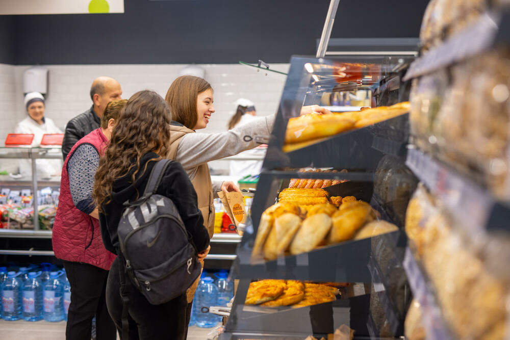 <p>Danas je svečano otvoren renovirani City market na Trećem putu u Kotoru, koji od sada kupcima nudi još bolje iskustvo kupovine u modernijem, prostranijem i prijatnijem ambijentu.</p>