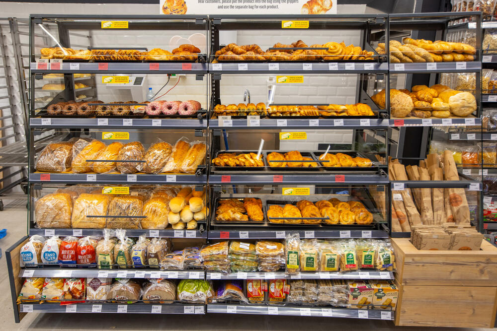 <p>Danas je svečano otvoren renovirani City market na Trećem putu u Kotoru, koji od sada kupcima nudi još bolje iskustvo kupovine u modernijem, prostranijem i prijatnijem ambijentu.</p>