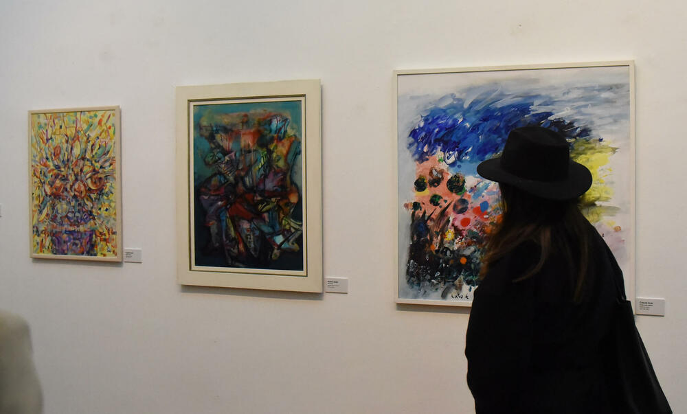 <p>Osamdeseta tradicionalna izložba otvorena večeras u Umjetničkom paviljonu u Podgorici</p>