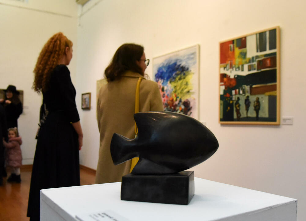 <p>Osamdeseta tradicionalna izložba otvorena večeras u Umjetničkom paviljonu u Podgorici</p>