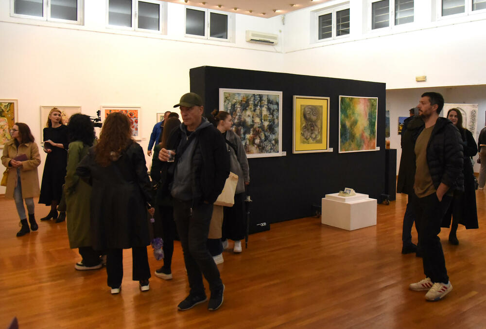 <p>Osamdeseta tradicionalna izložba otvorena večeras u Umjetničkom paviljonu u Podgorici</p>