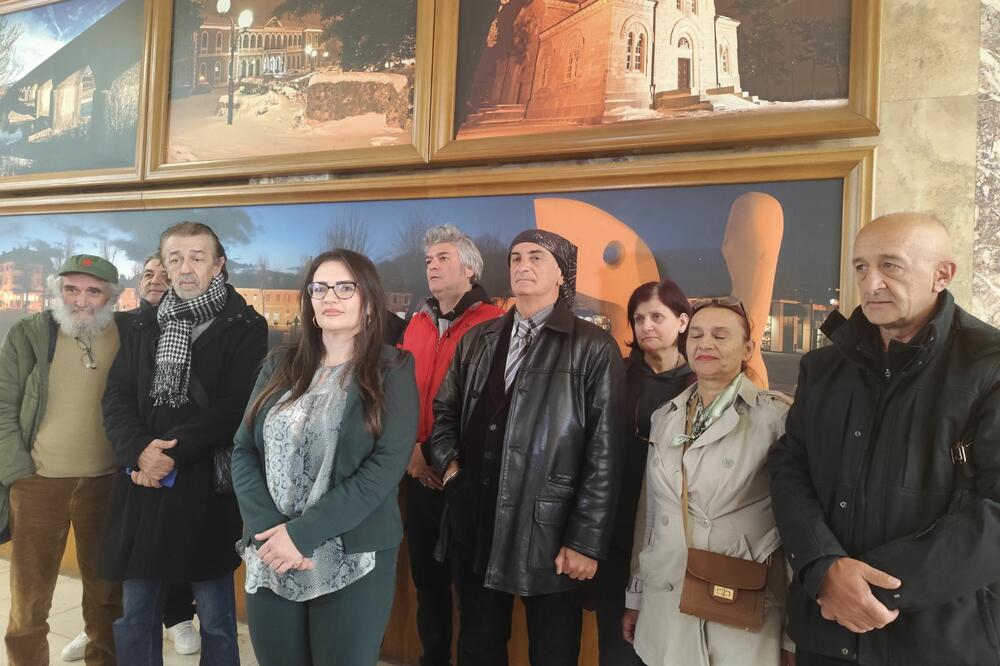 Jelena Marković sa članovima liste, Foto: Svetlana Mandić