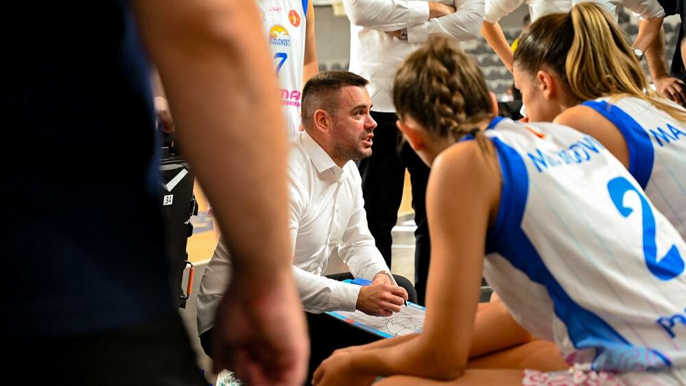 Košarkarice Budućnost Bemaxa v derbiju WABA lige gostijo Partizan