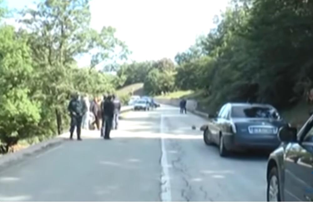 Policija radi uviđaj na mjestu atentata na Antočija 