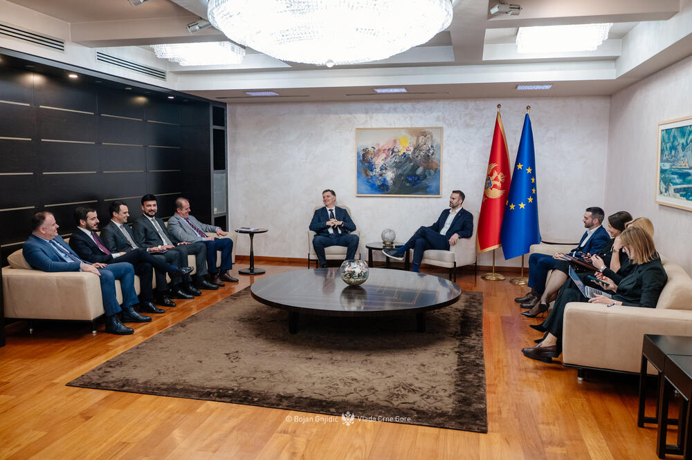 Milojko Spajić, predsjednik Vlade, sa predsjednicima primorskih opština, Foto: Bojan Gnjidić