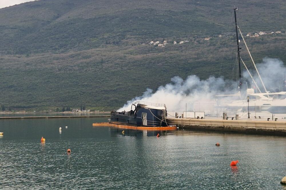 Jahta nakon požara, Foto: Drago Krivokapić