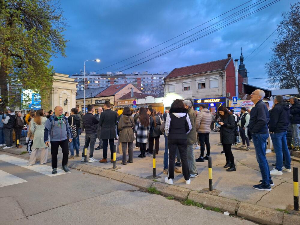 <p>Student Filozofskog fakulteta Đorđe Petrović rekao je da su se studenti i građani Niša okupili zbog kolektivne odgovornosti za ono što se desilo</p>