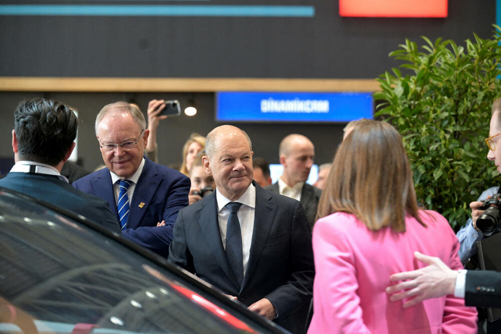 Olaf Šolc na sajmu u Hanoveru, Foto: REUTERS