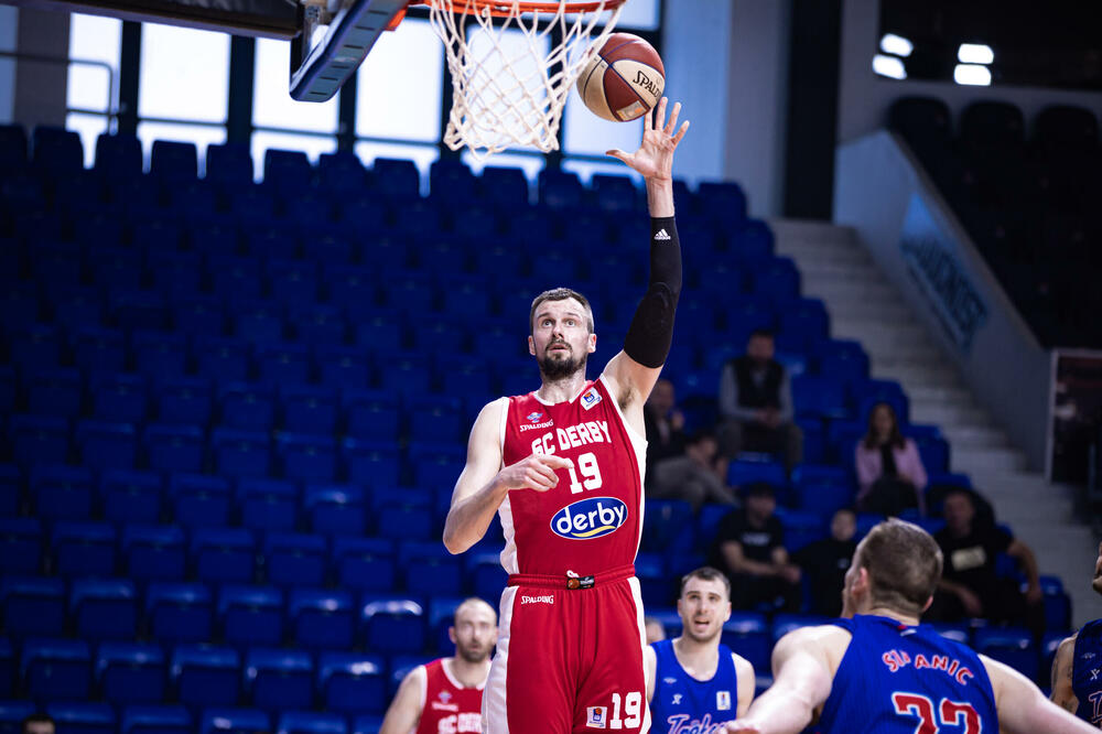 Zoran Nikolić na utakmici sa Igokeom, Foto: SC Derbi/Filip Roganović