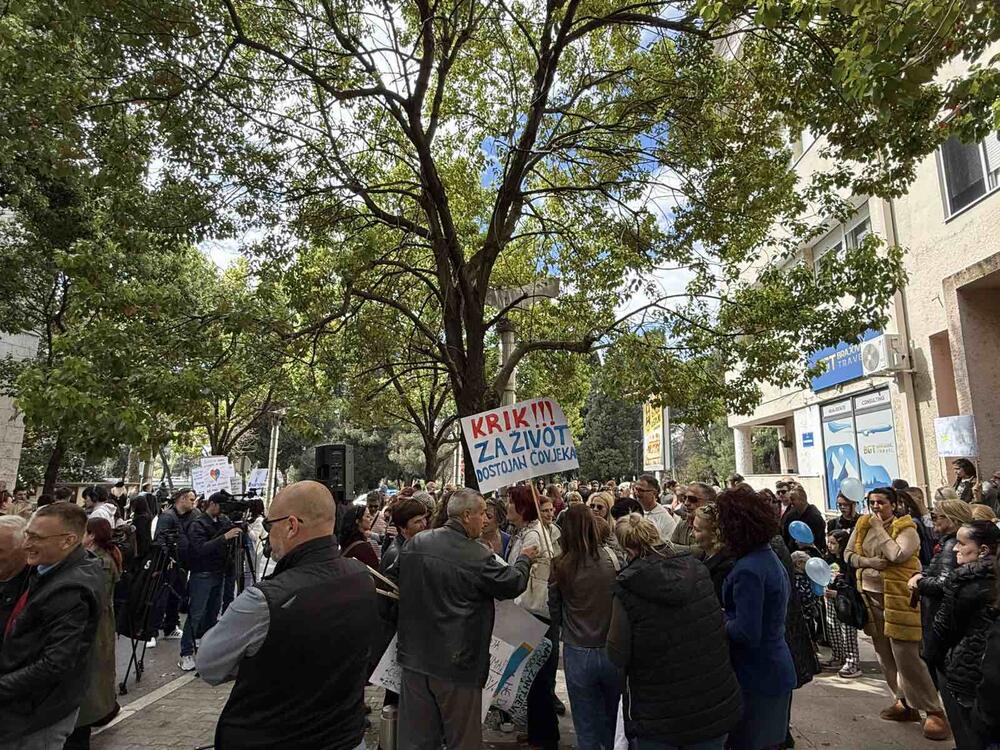 <p>Prema nezvaničnim informacijama, ima između pet i šest hiljada djece sa dijagnozom iz spektra autizma, saopštila je psihološkinja Slavica Raičević</p>