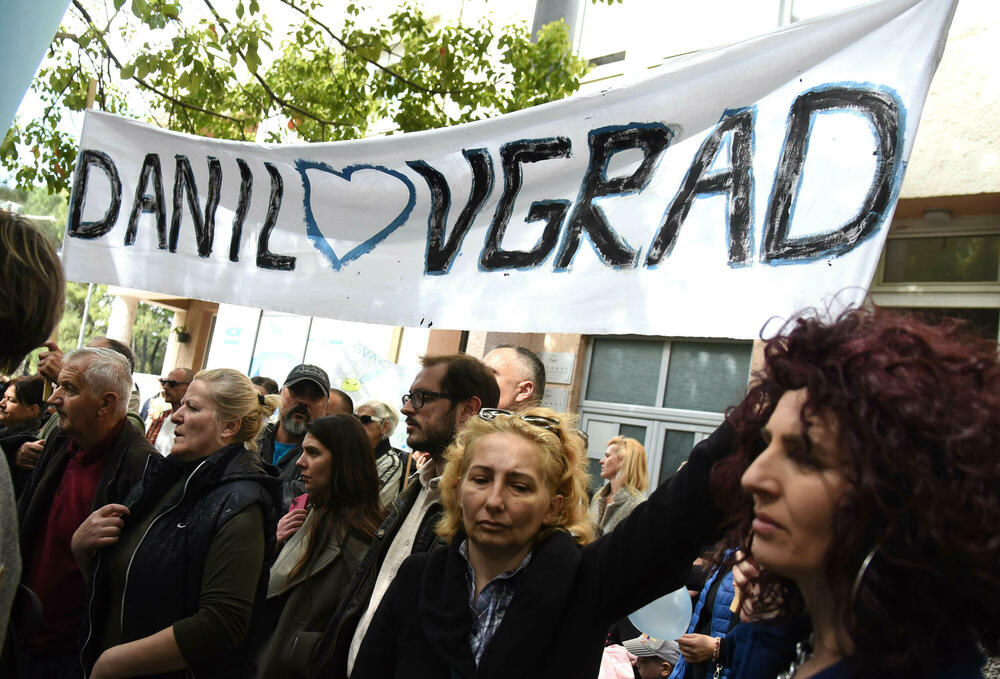 <p>Prema nezvaničnim informacijama, ima između pet i šest hiljada djece sa dijagnozom iz spektra autizma, saopštila je psihološkinja Slavica Raičević</p>