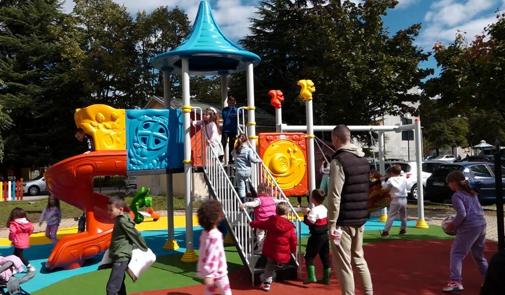 Novo dječje igralište u Nikšiću, donacija Opštini Nikšić