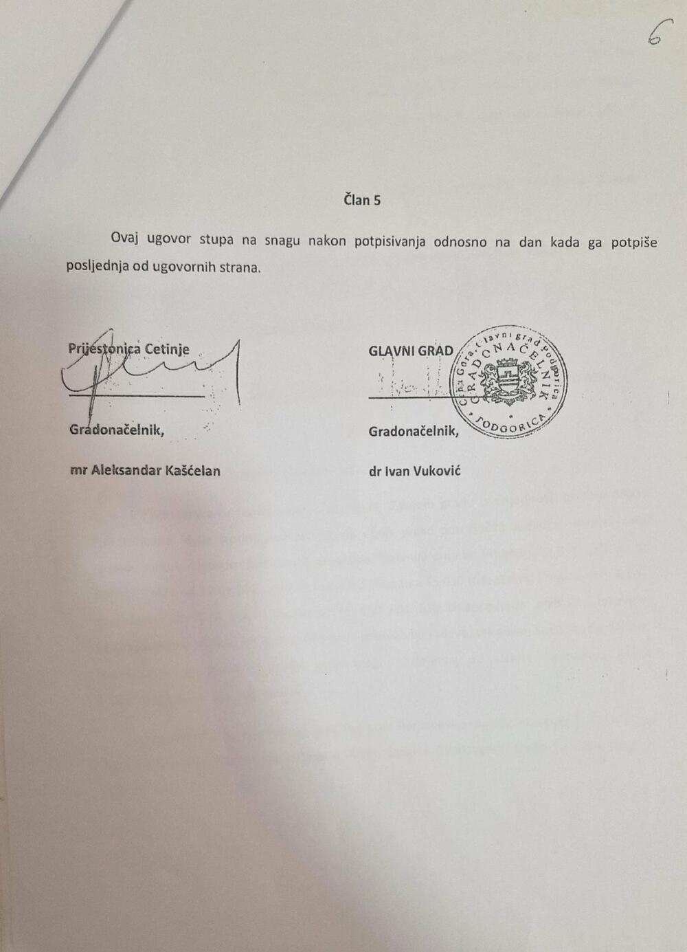 <p>"Za ispunjenje Katnićevih želja svoj 'doprinos' dao je i Predrag Bošković sa Vojskom Crne Gore koja je učestvovala u probijanju predmetnog putnog pravca, pa su, s obzirom da je riječ je o izuzetno zahtjevnom i nepristupačnom putnom pravcu koji je zahtijevao ogromno angažovanje, kako ljudstva, tako i vojne tehnike, izvedeni radovi zbog nepristupačnosti terena trajali duže od godinu dana", rekao je Leković</p>