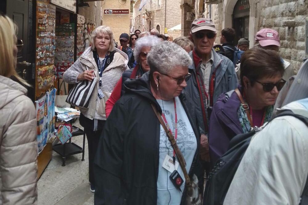 Mnoštvo turista u starom dijelu Barija, Foto: Slobodan Vuković