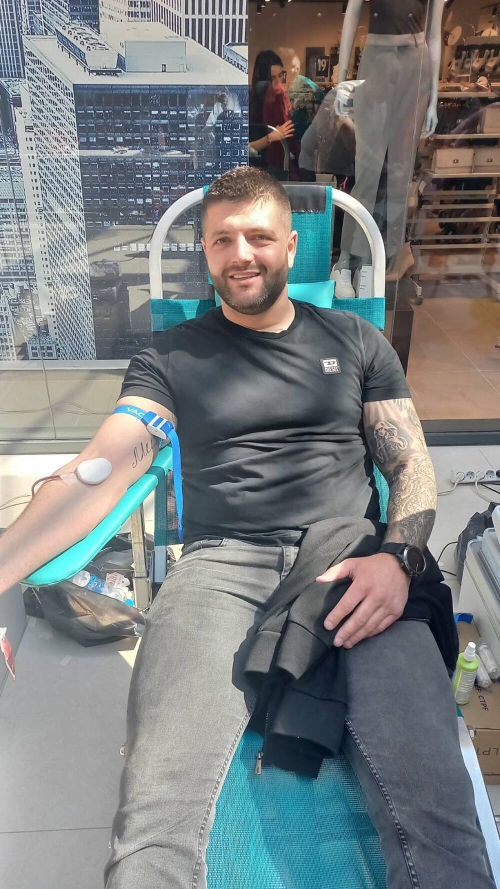 <p>"Naravno, da smo zadovoljni sa brojem prikupljenih jedinica krvi, zahvalni svim onima koji su danas pokazali veliku humanost i ljubav prema čovjeku"</p>