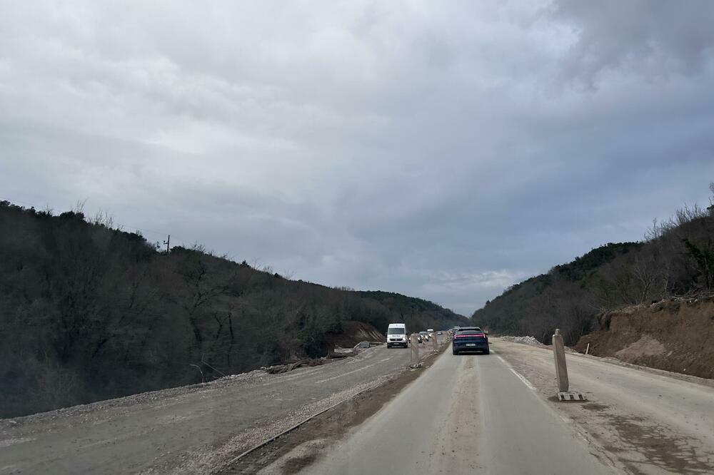 Radovi na bulevaru Tivat - Jaz, Foto: Vuk Lajović