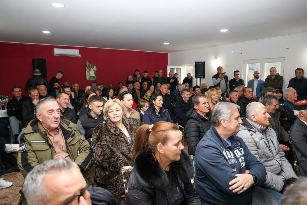 <p>"Petogodišnja agonija, koja je krenula 30. avgusta polako se privodi kraju i Crna Gora se vraća svojim tradicionalnim vrijednostima antifašizma i slobodarstva", rekao je Živković</p>