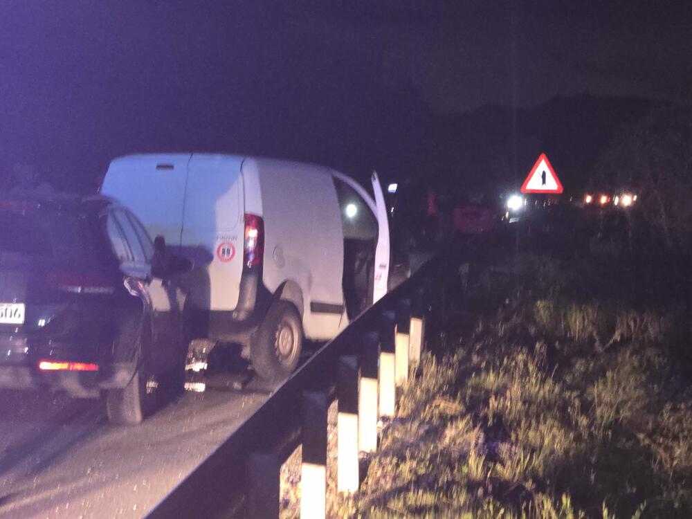 <p>Televizija Vijesti saznaje da su u udesu učestvovala tri vozila</p>