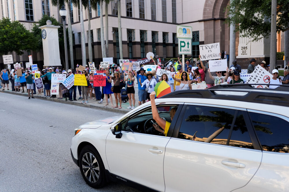 <p>Skupovi su bili mirni i nije bilo izvještaja o hapšenjima</p>
