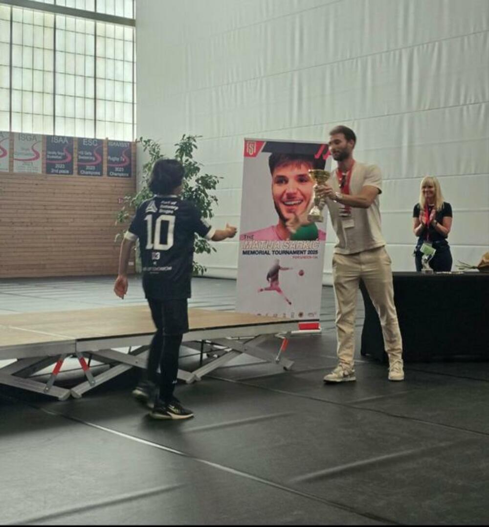 <p>Turnir u kojem su učestvovali Matijini bivši klubovi, kao i klubovi gosti iz Belgije, osvojili su dječaci Antverpena. Standard drugi, Milvol treći</p>