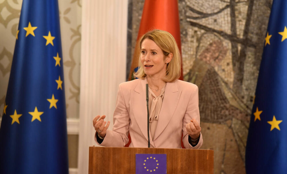 <p>"Drago mi je da Crna Gora podržava teritorijalni integritet Ukrajine i povelju UN. Kao što ste velikodušno prihvatili ukrajinske izbjeglice. Koliko shvatam, primili ste ih više po glavi stanovnika nego bilo koja zemlja na svijetu", poručila je Kalas</p>