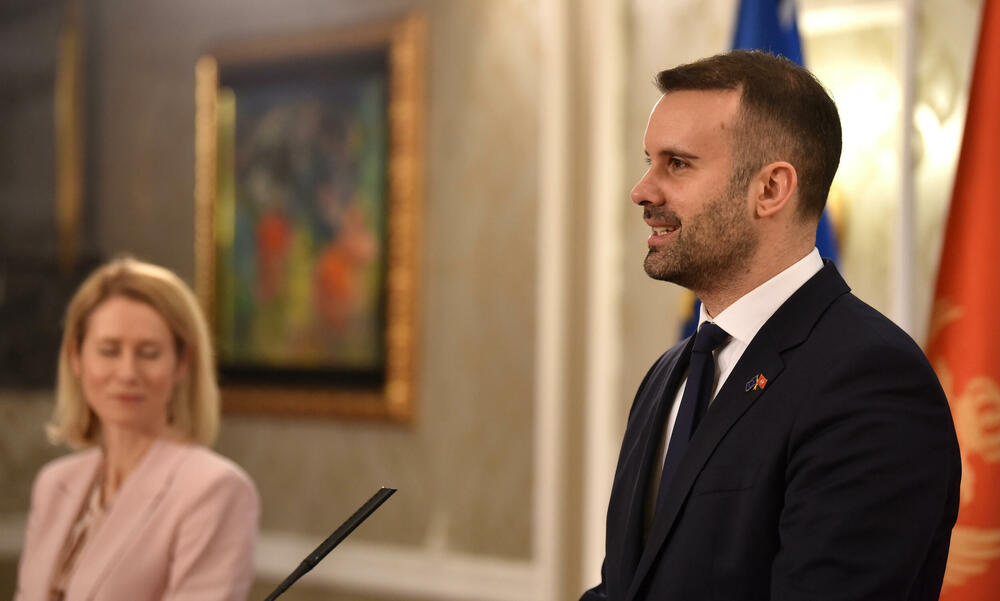 <p>"Drago mi je da Crna Gora podržava teritorijalni integritet Ukrajine i povelju UN. Kao što ste velikodušno prihvatili ukrajinske izbjeglice. Koliko shvatam, primili ste ih više po glavi stanovnika nego bilo koja zemlja na svijetu", poručila je Kalas</p>