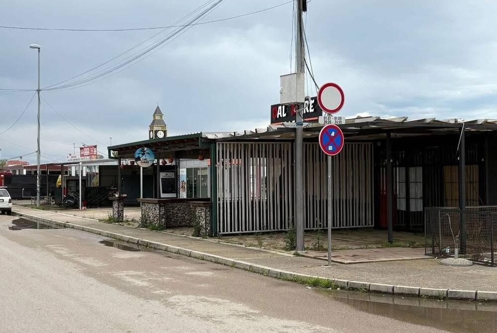 <p>"Ulcinj je jedina primorska opština u Crnoj Gori koja koristi egalizacioni fond (za nerazvijene opštine) i to emotivni pokliči i transparenti ekoloških i partijskih aktivista ne mogu promijeniti", istakao je Bojović u saopštenju</p>